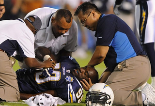 Illustration for article titled The Medical Board Says David Chao Is A Drunk. Former Patients Say He's A Quack. Why Is He An NFL Team Doctor?